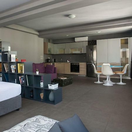 Boutique Apartment In Athens Center Exterior photo